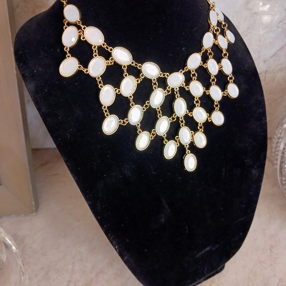 White Beaded Necklace Tiered Layered Gold Chain Geometric Elegant Chic Modern - Picture 6 of 12